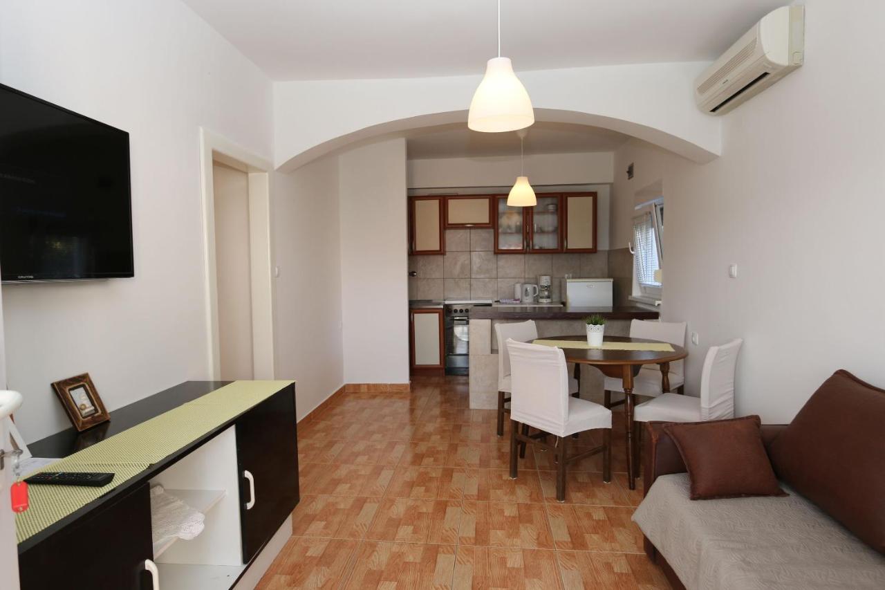 Apartments Nadenic Šilo Exterior foto