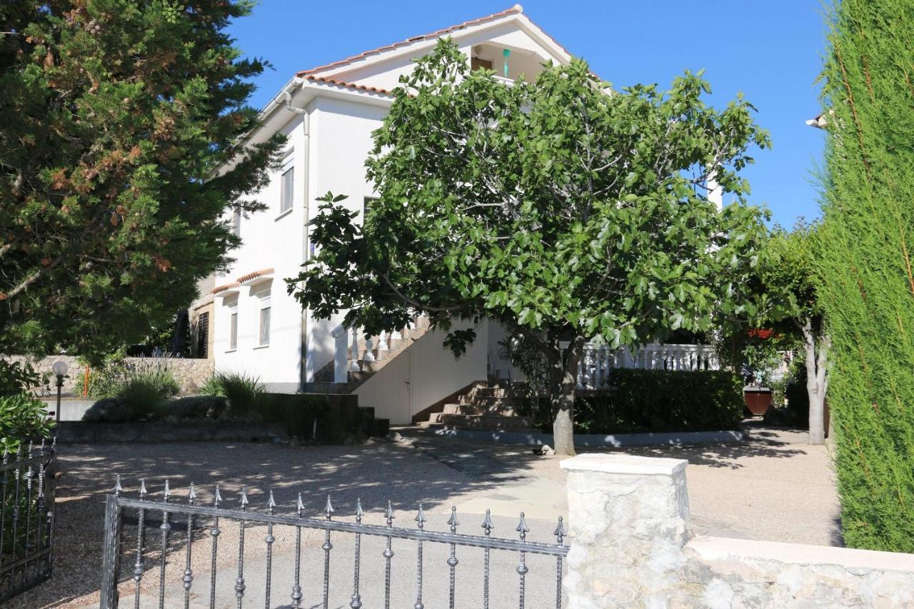 Apartments Nadenic Šilo Exterior foto